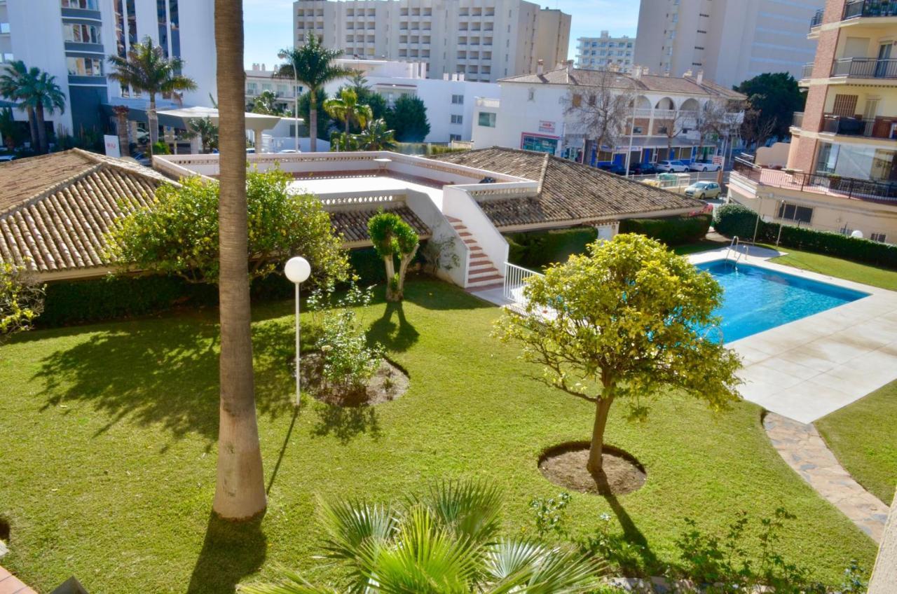 Carihuela Un Dormitorio Junto Al Mar Lägenhet Torremolinos Exteriör bild
