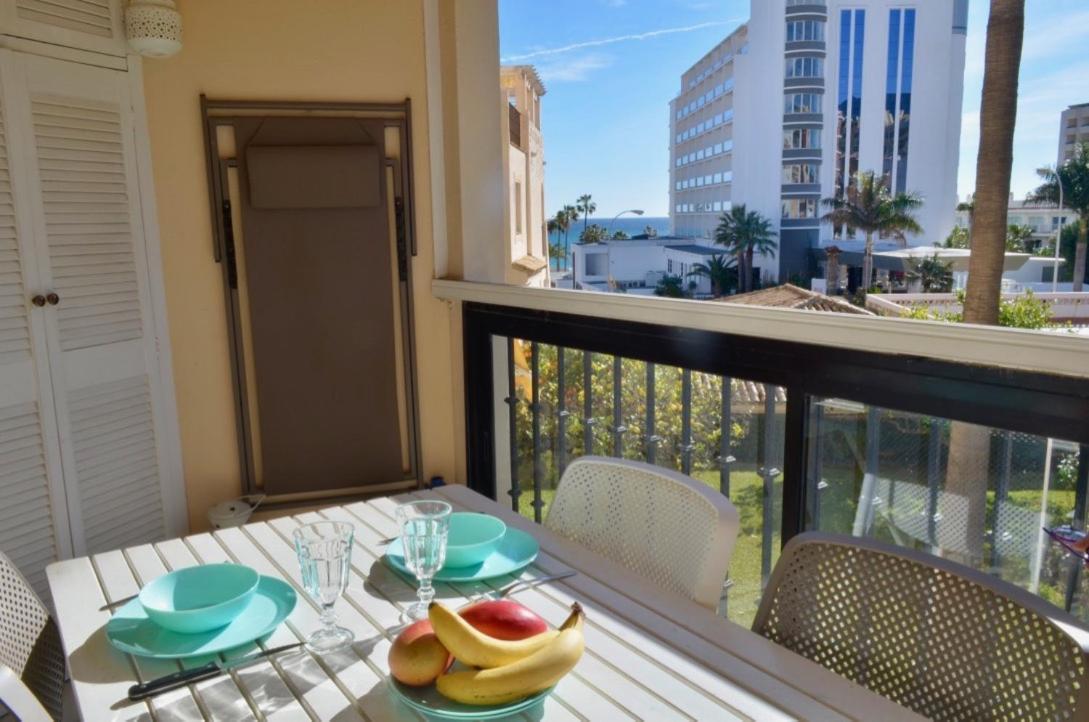 Carihuela Un Dormitorio Junto Al Mar Lägenhet Torremolinos Exteriör bild