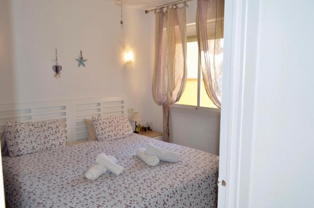 Carihuela Un Dormitorio Junto Al Mar Lägenhet Torremolinos Exteriör bild