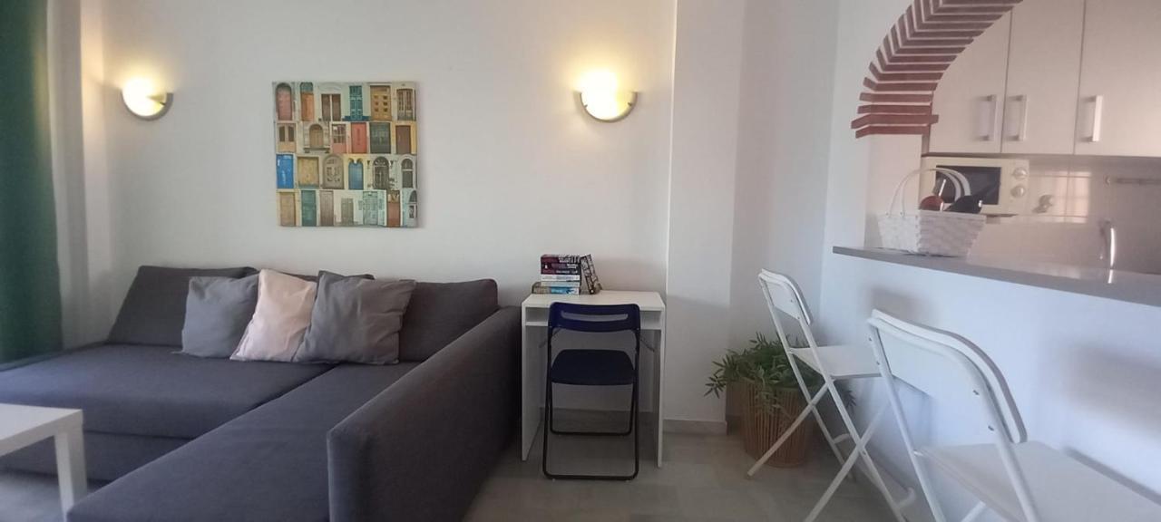 Carihuela Un Dormitorio Junto Al Mar Lägenhet Torremolinos Exteriör bild
