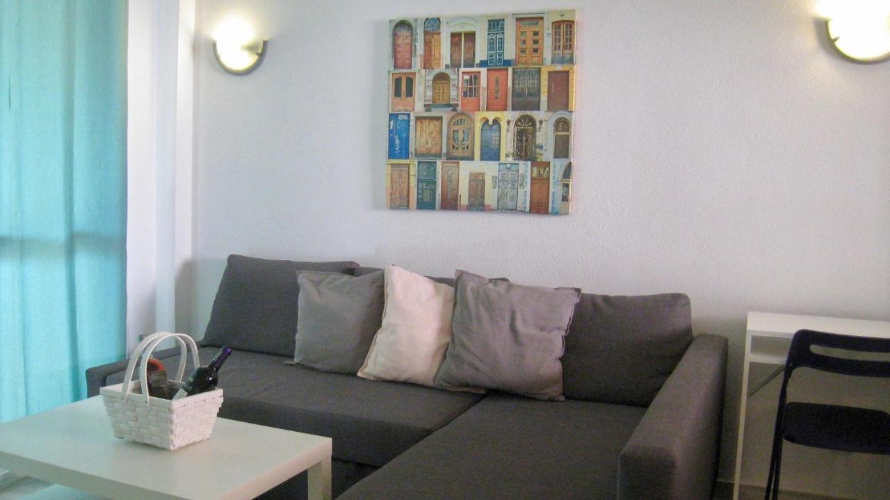 Carihuela Un Dormitorio Junto Al Mar Lägenhet Torremolinos Exteriör bild