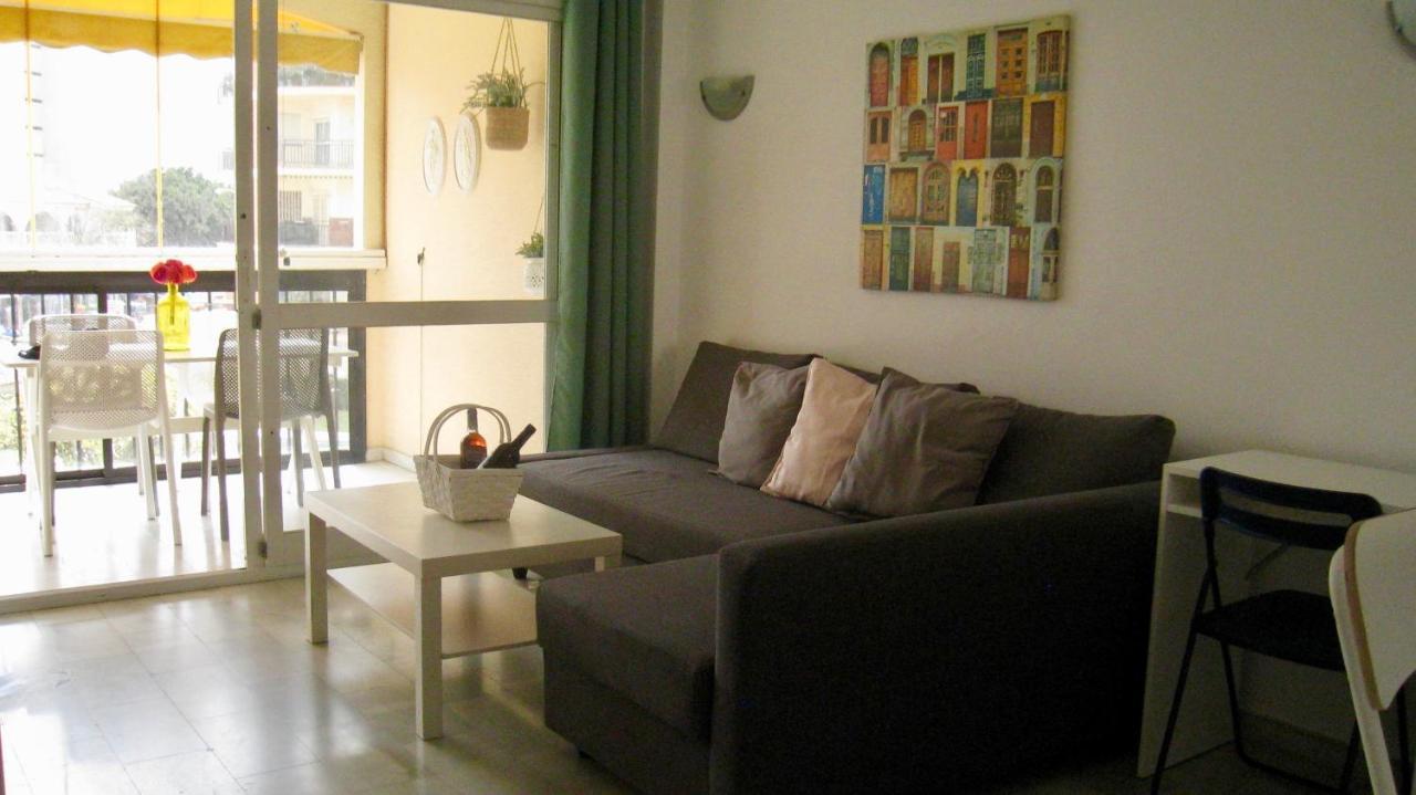 Carihuela Un Dormitorio Junto Al Mar Lägenhet Torremolinos Exteriör bild